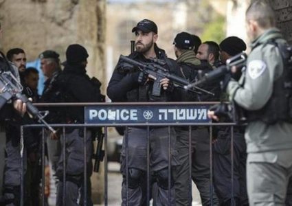 الاحتلال يقتحم منازل في القدس المحتلة ويأخذ مقاساتها