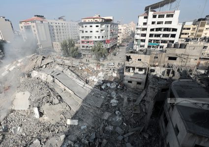 استشهاد 8 مواطنين وإصابة آخرين في قصف الاحتلال لمنزل بحي الزيتون شرق غزة