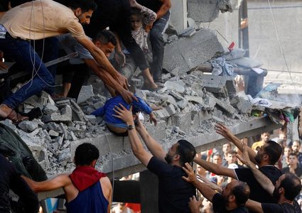 في اليوم 21 للحرب على غزة: 7415 شهيداً منهم 2913 طفلاً وأكثر من 20 ألف جريح