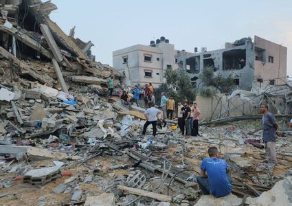 11 شهيدا في قصف إسرائيلي لمنزل عائلة الشاعر في رفح