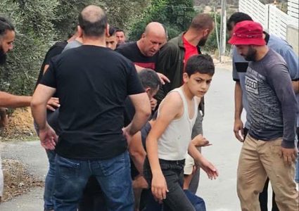 إصابة شاب في هجوم للمستوطنين وقوات الاحتلال غرب نابلس