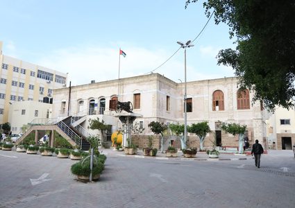 بلدية غزة: تلقينا إنذارًا من الاحتلال بتدمير مبنى البلدية الرئيس بميدان فلسطين