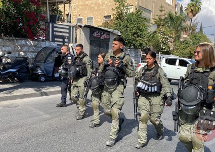 الاحتلال يقمع المصلين في حي وادي الجوز بالقدس ويمنع وصولهم للأقصى