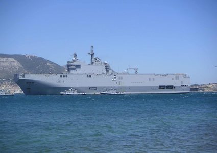 سفينة "تونير".. مستشفى فرنسي عائم متجه إلى غزة