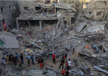 13 شهيدا وعشرات الجرحى والمفقودين في قصف استهدف منزلين في غزة وبيت لاهيا