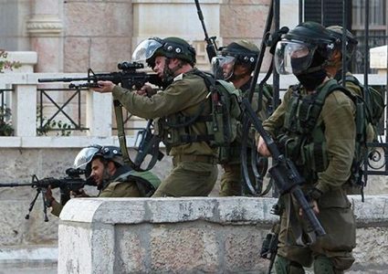 استشهاد شاب متأثرا بجروحه خلال اقتحام مخيم بلاطة