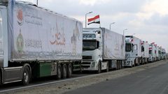 السلطات المصرية ترسل الدفعة الثامنة من المساعدات الفلسطينية الى معبر العوجا