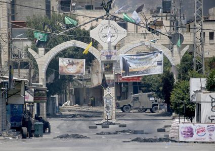 طائرات الاحتلال المسيرة تقصف مخيم جنين