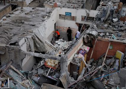 غارات إسرائيلية تدمر مستشفى لمرضى السرطان بغزة