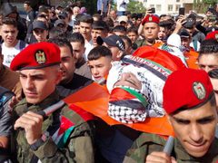 تشييع الشهيد محمد عبد القادر خراز 14 عاما من مدينة نابلس متأثراً باصابته برصاص جنود الاحتلال خلال اقتحام منطقة زواتا مساء أمس
