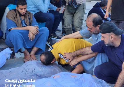 من وداع شهداء المجازر التي نفذها الاحتلال وسط قطاع غزة