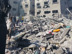 صور من المجزرة الإسرائيلية في الفالوجا قبل قليل