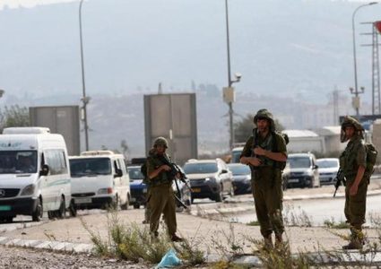 إصابة شاب برصاص الاحتلال قرب حاجز حوارة العسكري جنوب نابلس