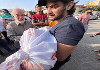 14 شهيدا في قصف إسرائيلي استهدف نازحين على طريق الرشيد الساحلي في غزة