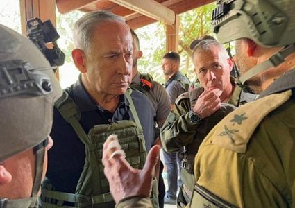 استطلاع رأي: 44% من الإسرائيليين يحمّلون نتنياهو مسؤولية "طوفان الأقصى"