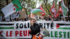 مظاهرة في مدينة تولوز الفرنسية دعماً لقطاع غزة وللمطالبة بوقف العدوان على قطاع غزة.
