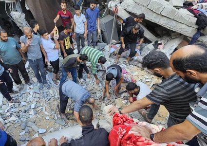 قصف الاحتلال منزلا لعائلة السنوار ليلة أمس في مخيم جباليا شمال غزة