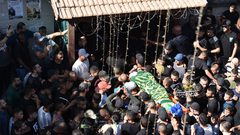 جماهير كبيرة تشيع أقمار طولكرم الذين اغتالتهم قوات الاحتلال الخاصة يوم أمس