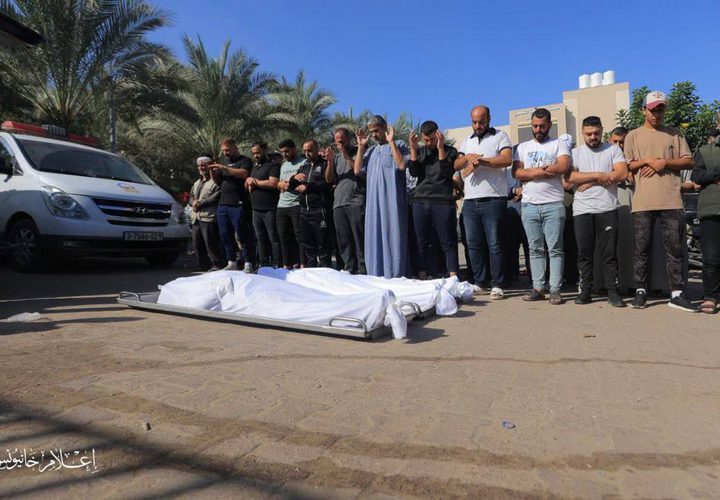 وداع شهداء خانيونس إثر قصف الاحتلال منزل عائلة الأسطل ومنازل مجاورة وسط المدينة