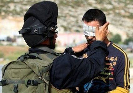 الاحتلال يعتقل ثلاثة عمال بعد الاعتداء عليهم بالضرب شمال طولكرم