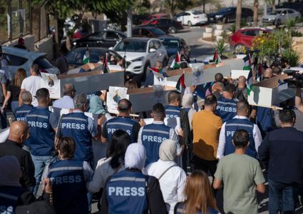 مئات الصحافيين يدينون تغطية الغرب للعدوان على غزة