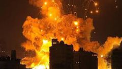 الاحتلال يقصف ساحات ومحيط مستشفيي الشفاء والإندونيسي