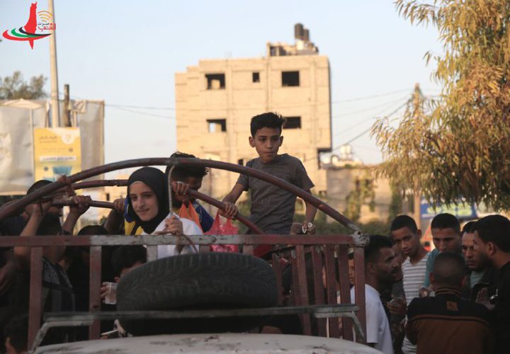 نزوح جماعي من شمال قطاع غزة إلى جنوبه بفعل القصف الصهيوني المتواصل على المدنيين.