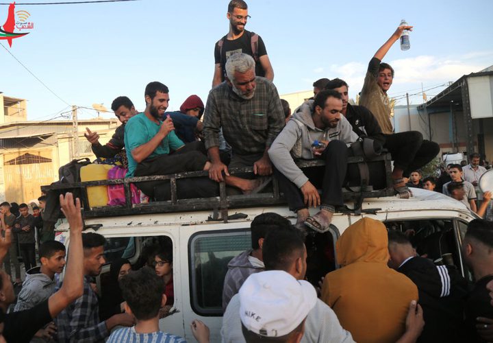 نزوح جماعي من شمال قطاع غزة إلى جنوبه بفعل القصف الصهيوني المتواصل على المدنيين.