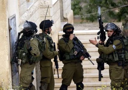 الاحتلال يقتحم منازل ويحطم محتوياتها في سيلة الظهر جنوب جنين