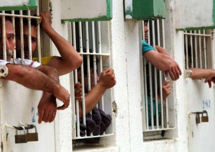 "حريات": حياة المعتقلين في خطر وإدارة المعتقلات تتعمد الحط من كرامتهم