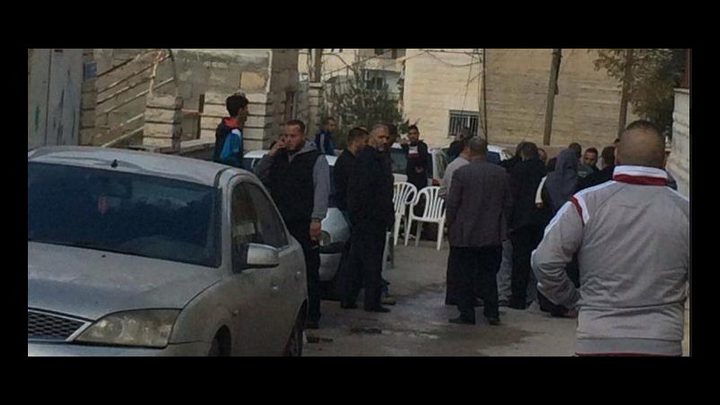 الاحتلال يطلق قنابل الغاز السام صوب بيت عزاء الشهيد عزية في مخيم عايدة