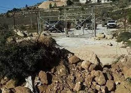 الاحتلال يجرف طريقا زراعيا في نحالين غرب بيت لحم