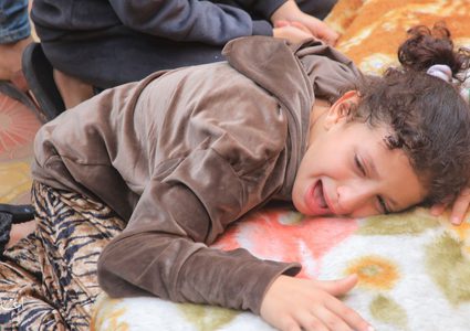 وداع مؤثر للشهيد ناجي أبو رجيلة في بلدة خزاعة بعد انتشاله اليوم