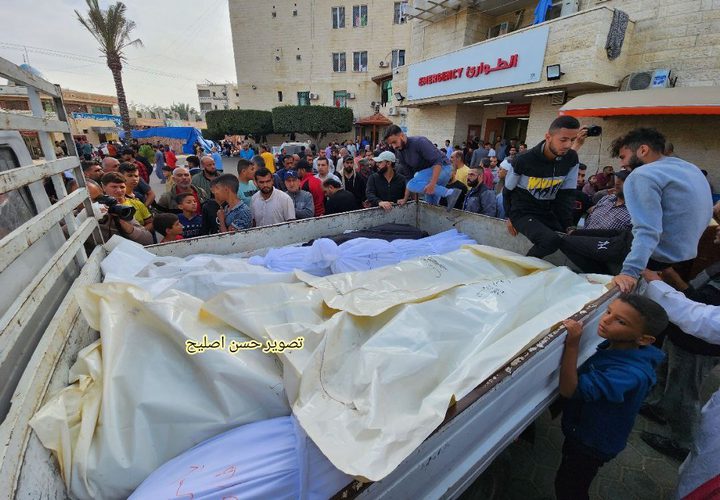 وداع شهداء ارتقوا في غارات الاحتلال على مناطق مختلفة من قطاع غزة خلال الساعات الماضية.
