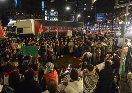 مسيرة حاشدة في روتردام الهولندية رفضا للعدوان الإسرائيلي على غزة