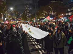 مسيرة حاشدة في روتردام الهولندية تضامناً مع فلسطين ورفضاً لعدوان الاحتلال على غزة.