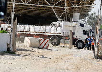 إرسال الدفعة الـ20 من المساعدات- إستئناف عمل معبر رفح لأصحاب الجوازات الإجنبية