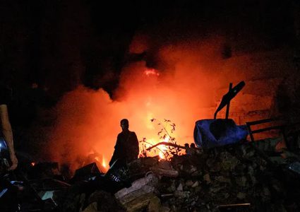 عشرات الشهداء والجرحى في غارة إسرائيلية على مخيم جباليا