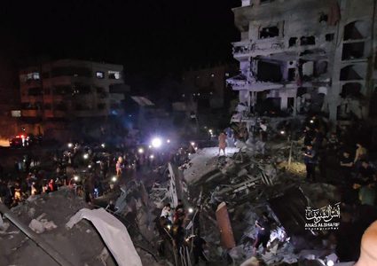 الاحتلال يرتكب مجزرة في جباليا ويستهدف 12 منزلاً واستشهاد أكثر من 30 مواطناً