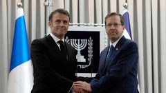 ماكرون يتصل بنظيره الإسرائيلي لتوضيح تصريحاته حول استهداف المدنيين بغزة