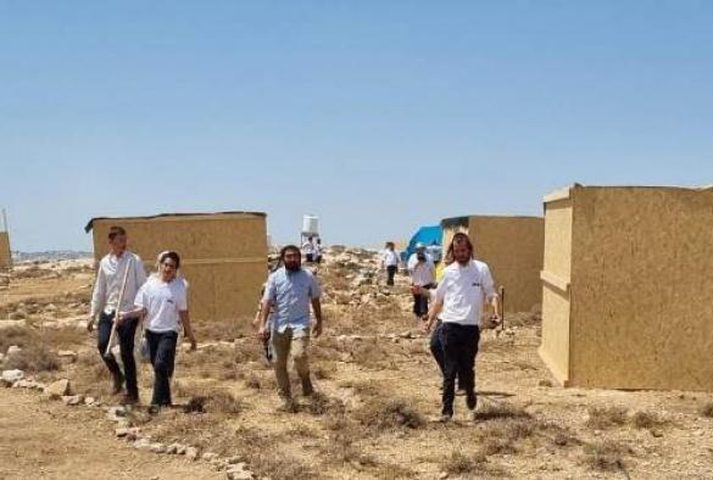 مستوطنون يدمرون خطوط مياه ويحطمون أشجارا جنوب الخليل