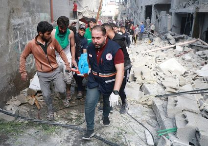 الدفاع المدني بغزة لـ"النجاح": الاحتلال استهدف مدرسة والجثث وصلت متفحمة