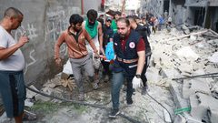 الدفاع المدني بغزة لـ"النجاح": الاحتلال استهدف مدرسة والجثث وصلت متفحمة