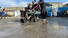 معاناة النازحين في مراكز الإيواء في رفح