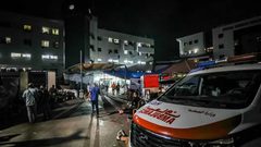 قوات الاحتلال تقتحم مجمع الشفاء الطبي في مدينة غزة