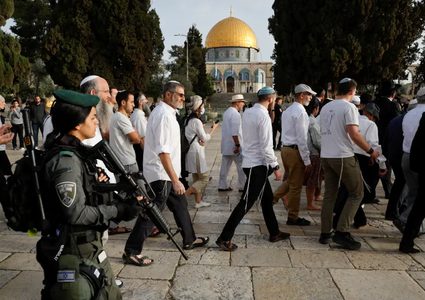 مستوطنون يقتحمون المسجد الأقصى