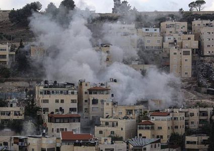 لحظة تفجير الاحتلال منزل عائلة الشـهـيد خـيري علقـم في حي الشياح بالقدس.