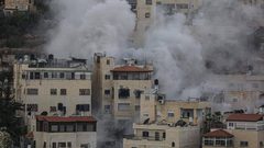 لحظة تفجير الاحتلال منزل عائلة الشـهـيد خـيري علقـم في حي الشياح بالقدس.