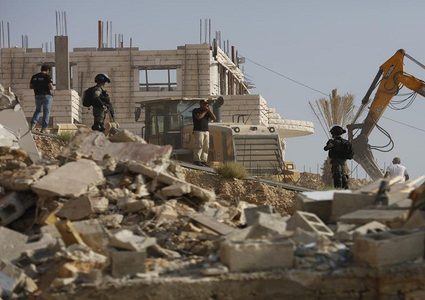 الاحتلال يهدم منزلا ومصنعا للحجر والرخام في واد فوكين غرب بيت لحم