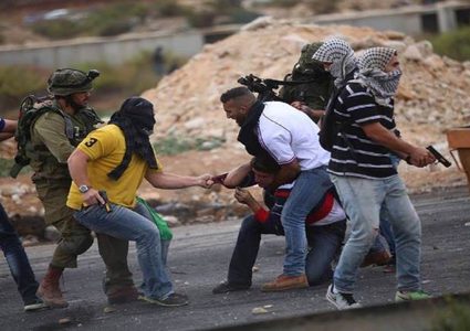 قوات خاصة إسرائيلية يعتقلون شابا من مخيم جنين